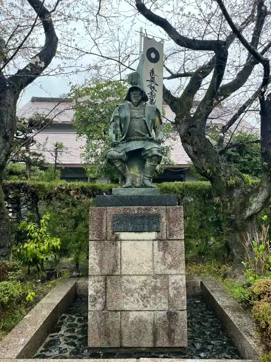 妙行寺の{uncategorized: "未分類", other: "その他", undefined: "問題あり", building: "その他建物", grave: "お墓", sacred_gate: "鳥居", guardian: "狛犬", statue: "像", buddha: "仏像", history: "歴史", nature: "自然", garden: "庭園", animal: "動物", pagoda: "塔", temizu: "手水舎", mountain_gate: "山門・神門", sanctuary: "本殿・本堂", subordinate: "末社・摂社", art: "芸術", scenery: "景色", jizo: "地蔵", ema: "絵馬", goshuin: "御朱印", omikuji: "おみくじ", items: "授与品その他", amulet: "お守り", goshuincho: "御朱印帳", eats: "食事", festival: "お祭り", votive_dance: "神楽", shichigosan: "七五三参", wedding: "結婚式", experience: "体験その他", initially: "初詣", around: "周辺", anti_infection: "感染症対策"}