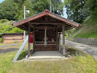 地蔵堂 (稗谷稲荷神社前)の{uncategorized: "未分類", other: "その他", undefined: "問題あり", building: "その他建物", grave: "お墓", sacred_gate: "鳥居", guardian: "狛犬", statue: "像", buddha: "仏像", history: "歴史", nature: "自然", garden: "庭園", animal: "動物", pagoda: "塔", temizu: "手水舎", mountain_gate: "山門・神門", sanctuary: "本殿・本堂", subordinate: "末社・摂社", art: "芸術", scenery: "景色", jizo: "地蔵", ema: "絵馬", goshuin: "御朱印", omikuji: "おみくじ", items: "授与品その他", amulet: "お守り", goshuincho: "御朱印帳", eats: "食事", festival: "お祭り", votive_dance: "神楽", shichigosan: "七五三参", wedding: "結婚式", experience: "体験その他", initially: "初詣", around: "周辺", anti_infection: "感染症対策"}