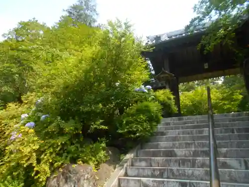 覚園寺の山門・神門