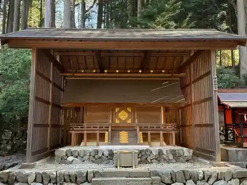 三峯神社の{uncategorized: "未分類", other: "その他", undefined: "問題あり", building: "その他建物", grave: "お墓", sacred_gate: "鳥居", guardian: "狛犬", statue: "像", buddha: "仏像", history: "歴史", nature: "自然", garden: "庭園", animal: "動物", pagoda: "塔", temizu: "手水舎", mountain_gate: "山門・神門", sanctuary: "本殿・本堂", subordinate: "末社・摂社", art: "芸術", scenery: "景色", jizo: "地蔵", ema: "絵馬", goshuin: "御朱印", omikuji: "おみくじ", items: "授与品その他", amulet: "お守り", goshuincho: "御朱印帳", eats: "食事", festival: "お祭り", votive_dance: "神楽", shichigosan: "七五三参", wedding: "結婚式", experience: "体験その他", initially: "初詣", around: "周辺", anti_infection: "感染症対策"}