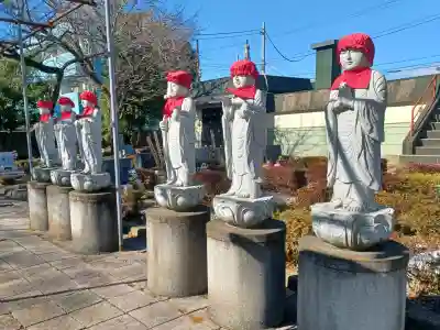 雲竜寺の{uncategorized: "未分類", other: "その他", undefined: "問題あり", building: "その他建物", grave: "お墓", sacred_gate: "鳥居", guardian: "狛犬", statue: "像", buddha: "仏像", history: "歴史", nature: "自然", garden: "庭園", animal: "動物", pagoda: "塔", temizu: "手水舎", mountain_gate: "山門・神門", sanctuary: "本殿・本堂", subordinate: "末社・摂社", art: "芸術", scenery: "景色", jizo: "地蔵", ema: "絵馬", goshuin: "御朱印", omikuji: "おみくじ", items: "授与品その他", amulet: "お守り", goshuincho: "御朱印帳", eats: "食事", festival: "お祭り", votive_dance: "神楽", shichigosan: "七五三参", wedding: "結婚式", experience: "体験その他", initially: "初詣", around: "周辺", anti_infection: "感染症対策"}