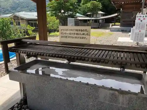 岡田神社の手水舎