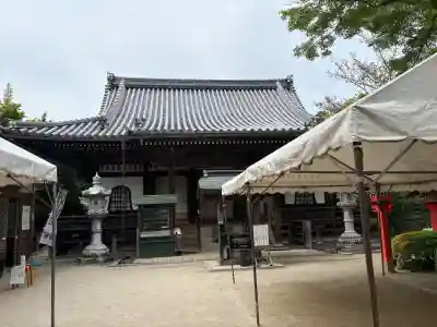 律院の{uncategorized: "未分類", other: "その他", undefined: "問題あり", building: "その他建物", grave: "お墓", sacred_gate: "鳥居", guardian: "狛犬", statue: "像", buddha: "仏像", history: "歴史", nature: "自然", garden: "庭園", animal: "動物", pagoda: "塔", temizu: "手水舎", mountain_gate: "山門・神門", sanctuary: "本殿・本堂", subordinate: "末社・摂社", art: "芸術", scenery: "景色", jizo: "地蔵", ema: "絵馬", goshuin: "御朱印", omikuji: "おみくじ", items: "授与品その他", amulet: "お守り", goshuincho: "御朱印帳", eats: "食事", festival: "お祭り", votive_dance: "神楽", shichigosan: "七五三参", wedding: "結婚式", experience: "体験その他", initially: "初詣", around: "周辺", anti_infection: "感染症対策"}