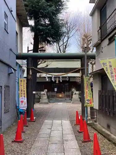 諏訪神社の鳥居