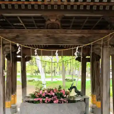 彌彦神社　(伊夜日子神社)の手水舎