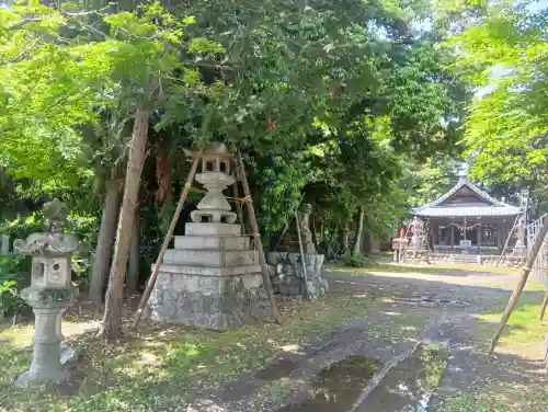 八剱神社の{uncategorized: "未分類", other: "その他", undefined: "問題あり", building: "その他建物", grave: "お墓", sacred_gate: "鳥居", guardian: "狛犬", statue: "像", buddha: "仏像", history: "歴史", nature: "自然", garden: "庭園", animal: "動物", pagoda: "塔", temizu: "手水舎", mountain_gate: "山門・神門", sanctuary: "本殿・本堂", subordinate: "末社・摂社", art: "芸術", scenery: "景色", jizo: "地蔵", ema: "絵馬", goshuin: "御朱印", omikuji: "おみくじ", items: "授与品その他", amulet: "お守り", goshuincho: "御朱印帳", eats: "食事", festival: "お祭り", votive_dance: "神楽", shichigosan: "七五三参", wedding: "結婚式", experience: "体験その他", initially: "初詣", around: "周辺", anti_infection: "感染症対策"}