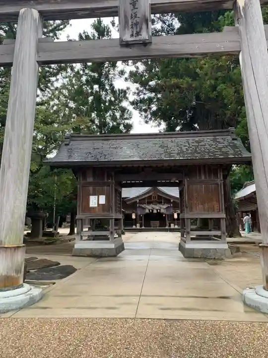 八重垣神社の山門・神門
