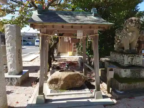 立虫神社の手水舎