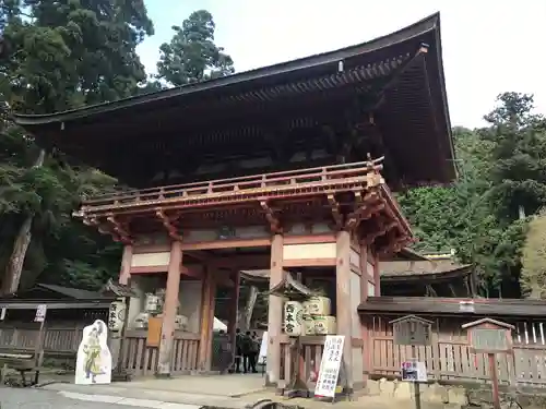 日吉大社の山門