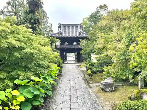 伊勢の国 四天王寺の山門