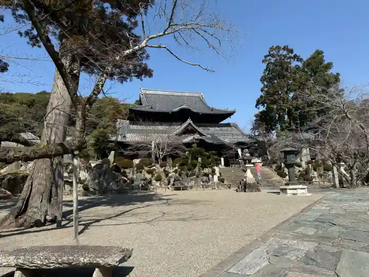 粉河寺の{uncategorized: "未分類", other: "その他", undefined: "問題あり", building: "その他建物", grave: "お墓", sacred_gate: "鳥居", guardian: "狛犬", statue: "像", buddha: "仏像", history: "歴史", nature: "自然", garden: "庭園", animal: "動物", pagoda: "塔", temizu: "手水舎", mountain_gate: "山門・神門", sanctuary: "本殿・本堂", subordinate: "末社・摂社", art: "芸術", scenery: "景色", jizo: "地蔵", ema: "絵馬", goshuin: "御朱印", omikuji: "おみくじ", items: "授与品その他", amulet: "お守り", goshuincho: "御朱印帳", eats: "食事", festival: "お祭り", votive_dance: "神楽", shichigosan: "七五三参", wedding: "結婚式", experience: "体験その他", initially: "初詣", around: "周辺", anti_infection: "感染症対策"}