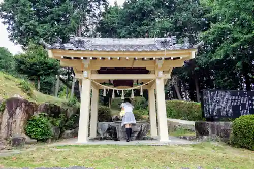 八柱社の手水舎