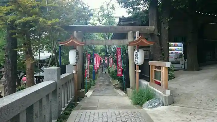 花園稲荷神社の鳥居