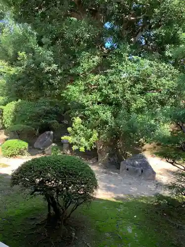 海宝寺の庭園