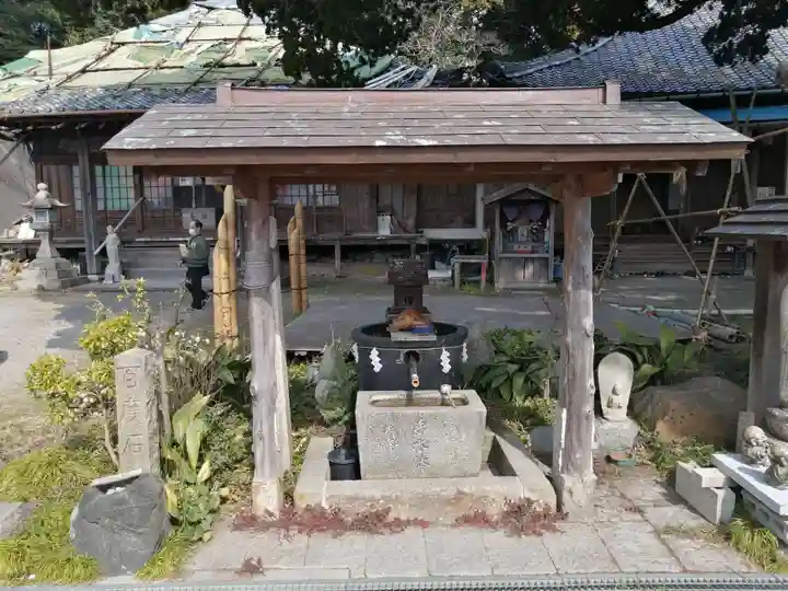 大善院(観蓮寺大善院)の手水舎