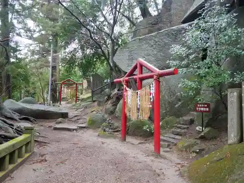 岩角山 岩角寺の建物その他