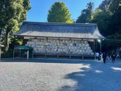松尾大社の{uncategorized: "未分類", other: "その他", undefined: "問題あり", building: "その他建物", grave: "お墓", sacred_gate: "鳥居", guardian: "狛犬", statue: "像", buddha: "仏像", history: "歴史", nature: "自然", garden: "庭園", animal: "動物", pagoda: "塔", temizu: "手水舎", mountain_gate: "山門・神門", sanctuary: "本殿・本堂", subordinate: "末社・摂社", art: "芸術", scenery: "景色", jizo: "地蔵", ema: "絵馬", goshuin: "御朱印", omikuji: "おみくじ", items: "授与品その他", amulet: "お守り", goshuincho: "御朱印帳", eats: "食事", festival: "お祭り", votive_dance: "神楽", shichigosan: "七五三参", wedding: "結婚式", experience: "体験その他", initially: "初詣", around: "周辺", anti_infection: "感染症対策"}