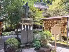 報徳二宮神社の像