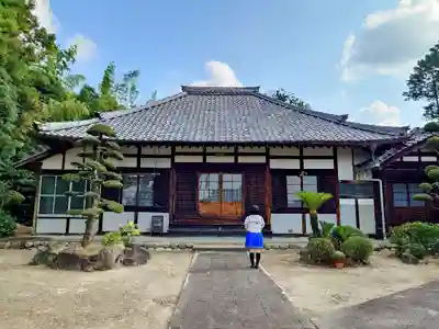 久保寺の本殿・本堂