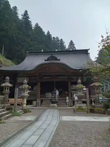 横峰寺の本殿・本堂