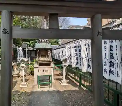 日置神社の{uncategorized: "未分類", other: "その他", undefined: "問題あり", building: "その他建物", grave: "お墓", sacred_gate: "鳥居", guardian: "狛犬", statue: "像", buddha: "仏像", history: "歴史", nature: "自然", garden: "庭園", animal: "動物", pagoda: "塔", temizu: "手水舎", mountain_gate: "山門・神門", sanctuary: "本殿・本堂", subordinate: "末社・摂社", art: "芸術", scenery: "景色", jizo: "地蔵", ema: "絵馬", goshuin: "御朱印", omikuji: "おみくじ", items: "授与品その他", amulet: "お守り", goshuincho: "御朱印帳", eats: "食事", festival: "お祭り", votive_dance: "神楽", shichigosan: "七五三参", wedding: "結婚式", experience: "体験その他", initially: "初詣", around: "周辺", anti_infection: "感染症対策"}