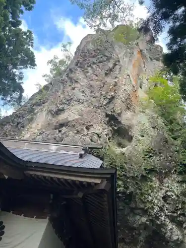中之嶽神社の{uncategorized: "未分類", other: "その他", undefined: "問題あり", building: "その他建物", grave: "お墓", sacred_gate: "鳥居", guardian: "狛犬", statue: "像", buddha: "仏像", history: "歴史", nature: "自然", garden: "庭園", animal: "動物", pagoda: "塔", temizu: "手水舎", mountain_gate: "山門・神門", sanctuary: "本殿・本堂", subordinate: "末社・摂社", art: "芸術", scenery: "景色", jizo: "地蔵", ema: "絵馬", goshuin: "御朱印", omikuji: "おみくじ", items: "授与品その他", amulet: "お守り", goshuincho: "御朱印帳", eats: "食事", festival: "お祭り", votive_dance: "神楽", shichigosan: "七五三参", wedding: "結婚式", experience: "体験その他", initially: "初詣", around: "周辺", anti_infection: "感染症対策"}