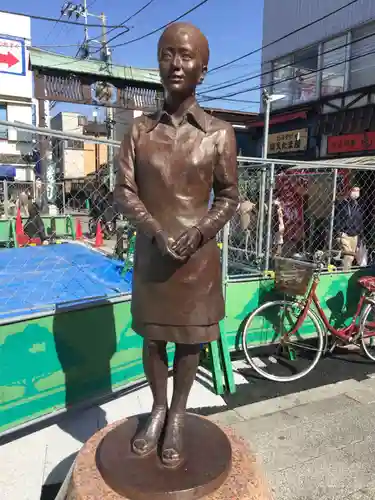 題経寺（柴又帝釈天）の像