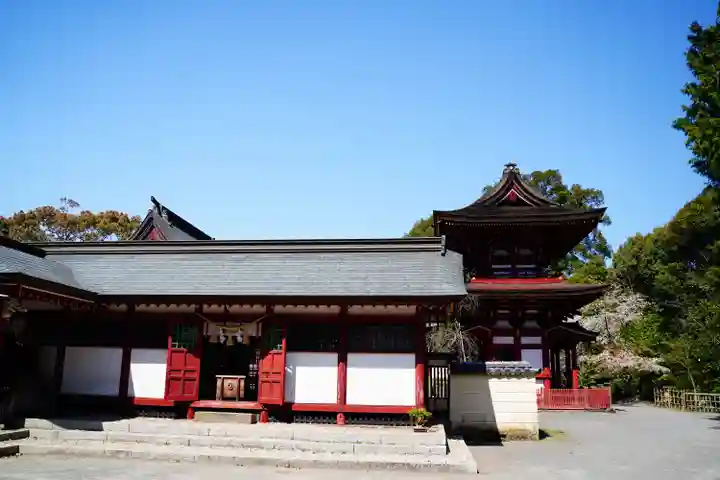 薦神社の本殿・本堂