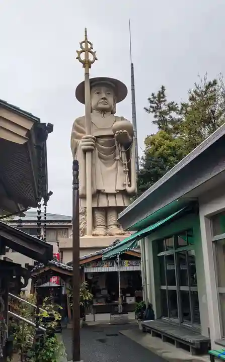 勝満山 崇彦寺の像