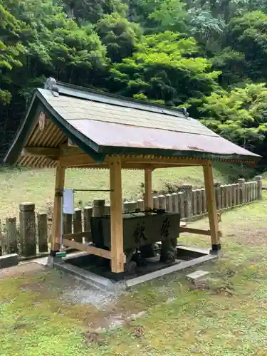 若王子神社の手水舎