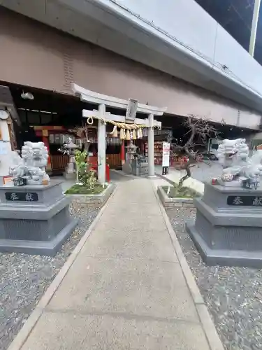 萱島神社の{uncategorized: "未分類", other: "その他", undefined: "問題あり", building: "その他建物", grave: "お墓", sacred_gate: "鳥居", guardian: "狛犬", statue: "像", buddha: "仏像", history: "歴史", nature: "自然", garden: "庭園", animal: "動物", pagoda: "塔", temizu: "手水舎", mountain_gate: "山門・神門", sanctuary: "本殿・本堂", subordinate: "末社・摂社", art: "芸術", scenery: "景色", jizo: "地蔵", ema: "絵馬", goshuin: "御朱印", omikuji: "おみくじ", items: "授与品その他", amulet: "お守り", goshuincho: "御朱印帳", eats: "食事", festival: "お祭り", votive_dance: "神楽", shichigosan: "七五三参", wedding: "結婚式", experience: "体験その他", initially: "初詣", around: "周辺", anti_infection: "感染症対策"}