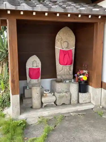 法泉寺の地蔵