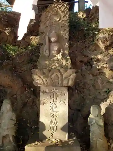 八幡神社の像