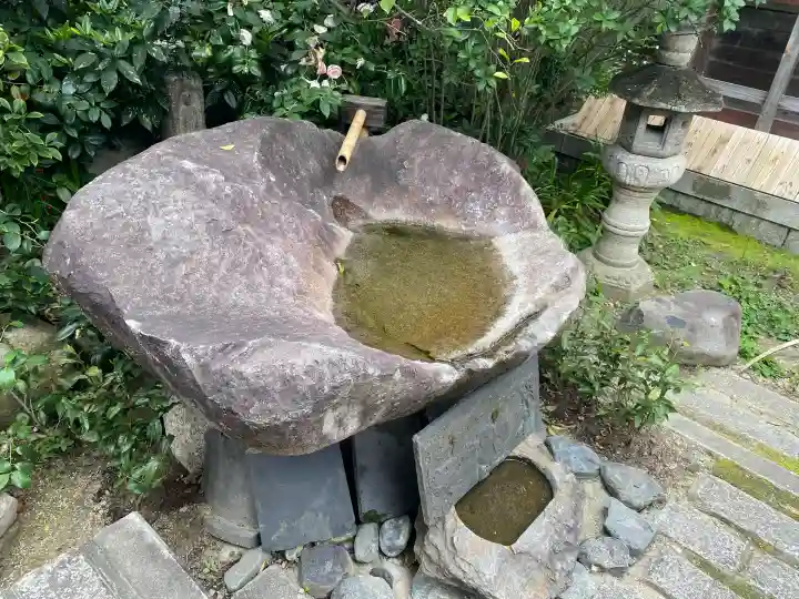 伝香寺の{uncategorized: "未分類", other: "その他", undefined: "問題あり", building: "その他建物", grave: "お墓", sacred_gate: "鳥居", guardian: "狛犬", statue: "像", buddha: "仏像", history: "歴史", nature: "自然", garden: "庭園", animal: "動物", pagoda: "塔", temizu: "手水舎", mountain_gate: "山門・神門", sanctuary: "本殿・本堂", subordinate: "末社・摂社", art: "芸術", scenery: "景色", jizo: "地蔵", ema: "絵馬", goshuin: "御朱印", omikuji: "おみくじ", items: "授与品その他", amulet: "お守り", goshuincho: "御朱印帳", eats: "食事", festival: "お祭り", votive_dance: "神楽", shichigosan: "七五三参", wedding: "結婚式", experience: "体験その他", initially: "初詣", around: "周辺", anti_infection: "感染症対策"}