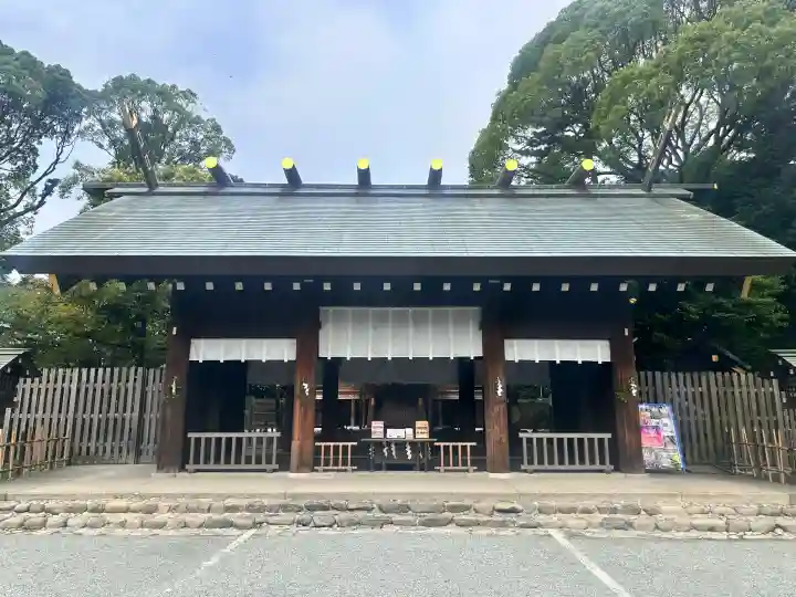 伊勢山皇大神宮の{uncategorized: "未分類", other: "その他", undefined: "問題あり", building: "その他建物", grave: "お墓", sacred_gate: "鳥居", guardian: "狛犬", statue: "像", buddha: "仏像", history: "歴史", nature: "自然", garden: "庭園", animal: "動物", pagoda: "塔", temizu: "手水舎", mountain_gate: "山門・神門", sanctuary: "本殿・本堂", subordinate: "末社・摂社", art: "芸術", scenery: "景色", jizo: "地蔵", ema: "絵馬", goshuin: "御朱印", omikuji: "おみくじ", items: "授与品その他", amulet: "お守り", goshuincho: "御朱印帳", eats: "食事", festival: "お祭り", votive_dance: "神楽", shichigosan: "七五三参", wedding: "結婚式", experience: "体験その他", initially: "初詣", around: "周辺", anti_infection: "感染症対策"}