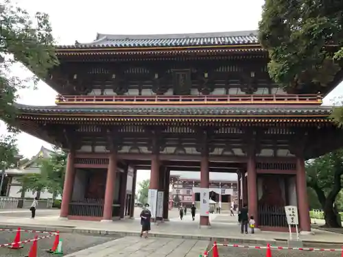 池上本門寺の山門