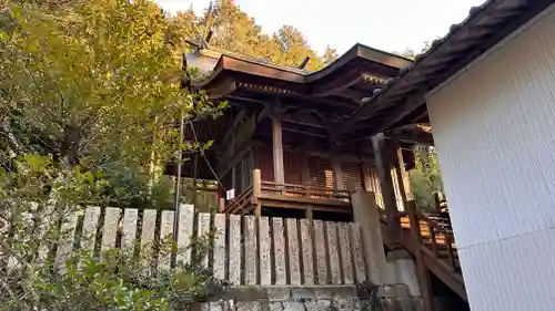 八幡神社の本殿・本堂