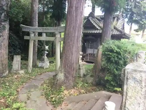 十殿神社の建物その他