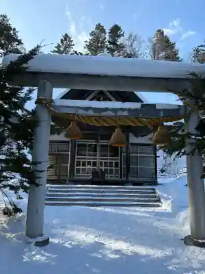 由仁神社の{uncategorized: "未分類", other: "その他", undefined: "問題あり", building: "その他建物", grave: "お墓", sacred_gate: "鳥居", guardian: "狛犬", statue: "像", buddha: "仏像", history: "歴史", nature: "自然", garden: "庭園", animal: "動物", pagoda: "塔", temizu: "手水舎", mountain_gate: "山門・神門", sanctuary: "本殿・本堂", subordinate: "末社・摂社", art: "芸術", scenery: "景色", jizo: "地蔵", ema: "絵馬", goshuin: "御朱印", omikuji: "おみくじ", items: "授与品その他", amulet: "お守り", goshuincho: "御朱印帳", eats: "食事", festival: "お祭り", votive_dance: "神楽", shichigosan: "七五三参", wedding: "結婚式", experience: "体験その他", initially: "初詣", around: "周辺", anti_infection: "感染症対策"}