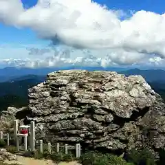 劔山本宮宝蔵石神社の自然