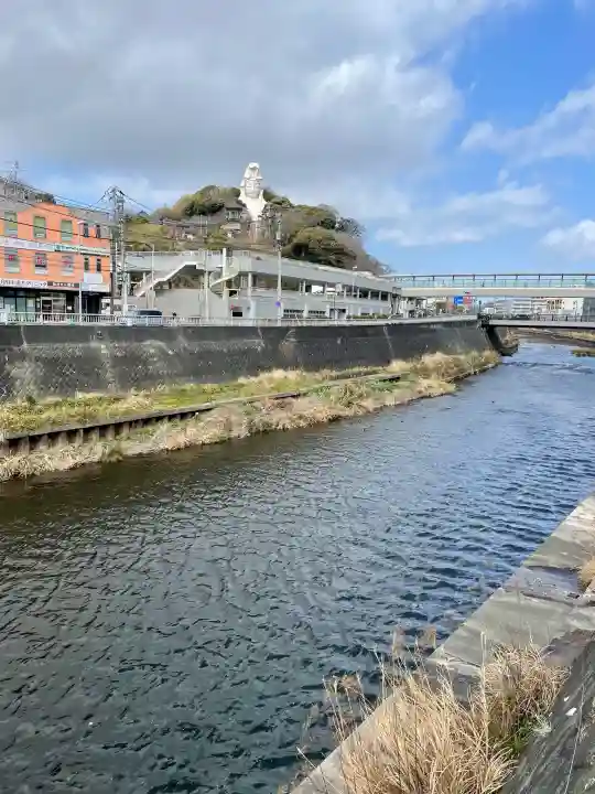 塩釜神社(鹽竈神社)の{uncategorized: "未分類", other: "その他", undefined: "問題あり", building: "その他建物", grave: "お墓", sacred_gate: "鳥居", guardian: "狛犬", statue: "像", buddha: "仏像", history: "歴史", nature: "自然", garden: "庭園", animal: "動物", pagoda: "塔", temizu: "手水舎", mountain_gate: "山門・神門", sanctuary: "本殿・本堂", subordinate: "末社・摂社", art: "芸術", scenery: "景色", jizo: "地蔵", ema: "絵馬", goshuin: "御朱印", omikuji: "おみくじ", items: "授与品その他", amulet: "お守り", goshuincho: "御朱印帳", eats: "食事", festival: "お祭り", votive_dance: "神楽", shichigosan: "七五三参", wedding: "結婚式", experience: "体験その他", initially: "初詣", around: "周辺", anti_infection: "感染症対策"}