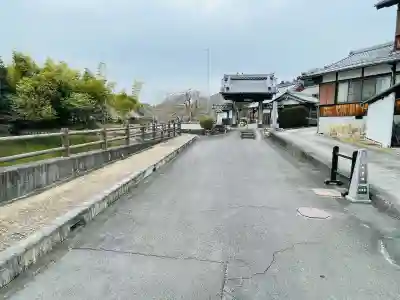立泉寺の{uncategorized: "未分類", other: "その他", undefined: "問題あり", building: "その他建物", grave: "お墓", sacred_gate: "鳥居", guardian: "狛犬", statue: "像", buddha: "仏像", history: "歴史", nature: "自然", garden: "庭園", animal: "動物", pagoda: "塔", temizu: "手水舎", mountain_gate: "山門・神門", sanctuary: "本殿・本堂", subordinate: "末社・摂社", art: "芸術", scenery: "景色", jizo: "地蔵", ema: "絵馬", goshuin: "御朱印", omikuji: "おみくじ", items: "授与品その他", amulet: "お守り", goshuincho: "御朱印帳", eats: "食事", festival: "お祭り", votive_dance: "神楽", shichigosan: "七五三参", wedding: "結婚式", experience: "体験その他", initially: "初詣", around: "周辺", anti_infection: "感染症対策"}