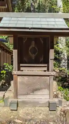 神明白山社相殿(杁下)の末社・摂社