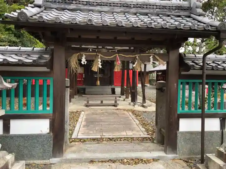 大歳神社の山門・神門