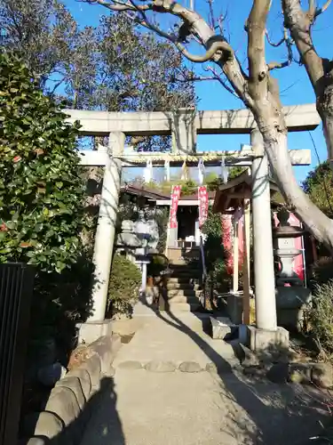 横浜御嶽神社の鳥居