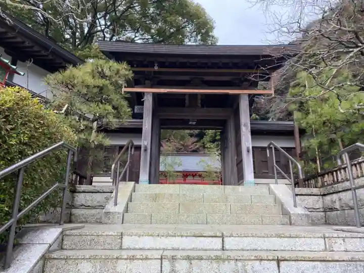 荏柄天神社の山門・神門