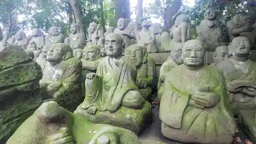 流泉寺の像