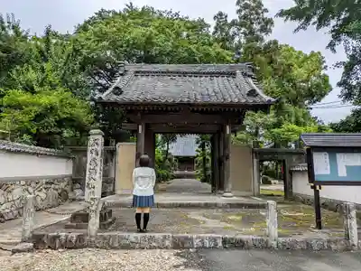 花井寺の山門・神門