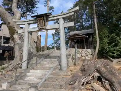 倭神社の{uncategorized: "未分類", other: "その他", undefined: "問題あり", building: "その他建物", grave: "お墓", sacred_gate: "鳥居", guardian: "狛犬", statue: "像", buddha: "仏像", history: "歴史", nature: "自然", garden: "庭園", animal: "動物", pagoda: "塔", temizu: "手水舎", mountain_gate: "山門・神門", sanctuary: "本殿・本堂", subordinate: "末社・摂社", art: "芸術", scenery: "景色", jizo: "地蔵", ema: "絵馬", goshuin: "御朱印", omikuji: "おみくじ", items: "授与品その他", amulet: "お守り", goshuincho: "御朱印帳", eats: "食事", festival: "お祭り", votive_dance: "神楽", shichigosan: "七五三参", wedding: "結婚式", experience: "体験その他", initially: "初詣", around: "周辺", anti_infection: "感染症対策"}