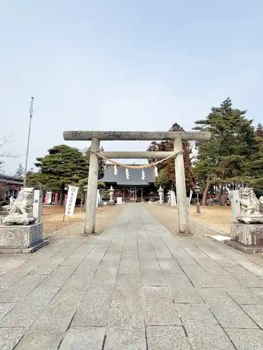 鳥谷崎神社の{uncategorized: "未分類", other: "その他", undefined: "問題あり", building: "その他建物", grave: "お墓", sacred_gate: "鳥居", guardian: "狛犬", statue: "像", buddha: "仏像", history: "歴史", nature: "自然", garden: "庭園", animal: "動物", pagoda: "塔", temizu: "手水舎", mountain_gate: "山門・神門", sanctuary: "本殿・本堂", subordinate: "末社・摂社", art: "芸術", scenery: "景色", jizo: "地蔵", ema: "絵馬", goshuin: "御朱印", omikuji: "おみくじ", items: "授与品その他", amulet: "お守り", goshuincho: "御朱印帳", eats: "食事", festival: "お祭り", votive_dance: "神楽", shichigosan: "七五三参", wedding: "結婚式", experience: "体験その他", initially: "初詣", around: "周辺", anti_infection: "感染症対策"}